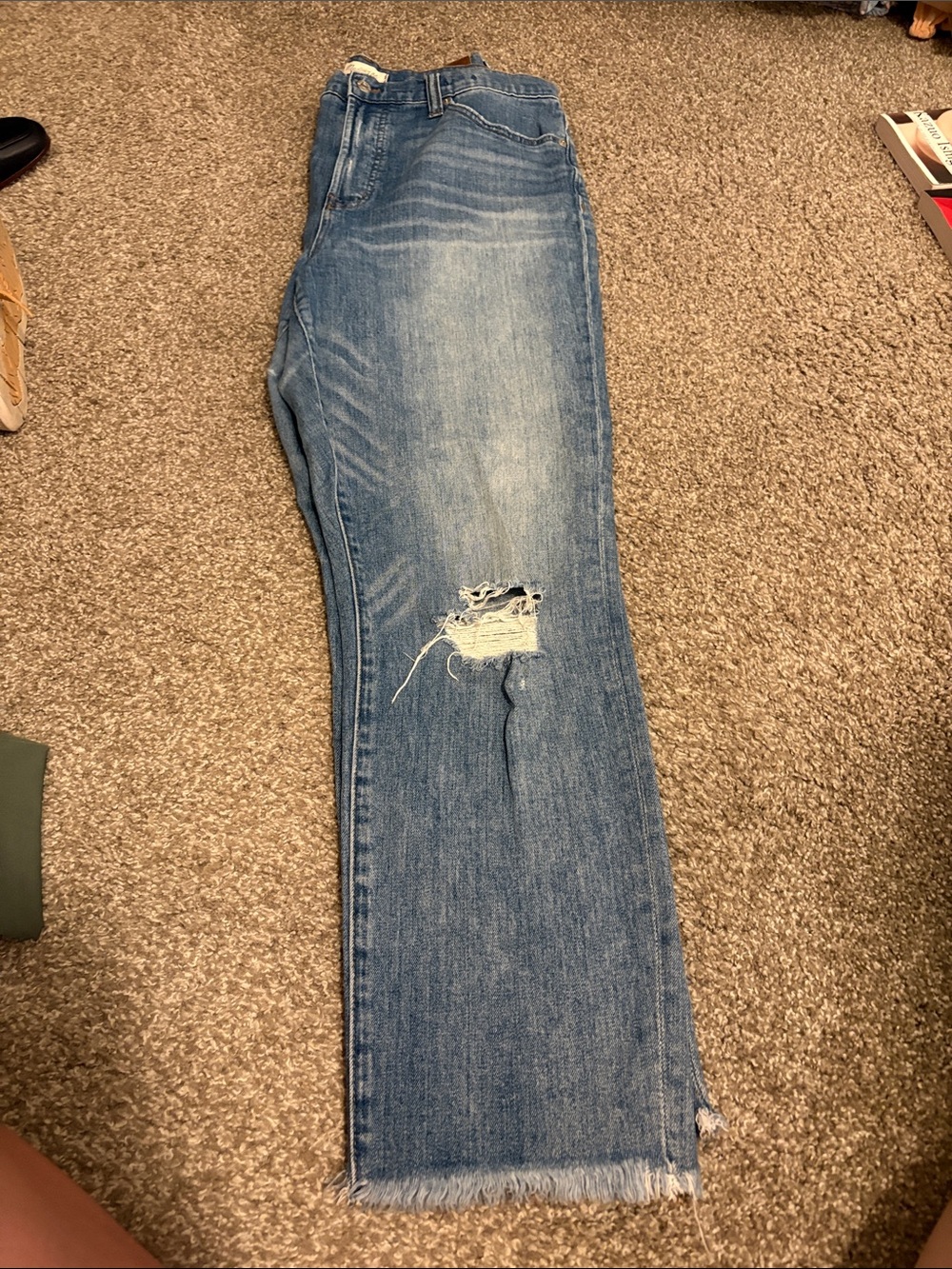 Madewell Straight Leg Jeans in Light Blue with Distressed Knee